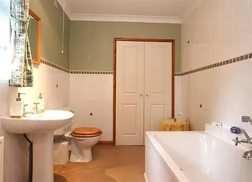 Apple Tree Cottages Saltmarshe Hotel