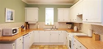 Apple Tree Cottages Saltmarshe 4*,
